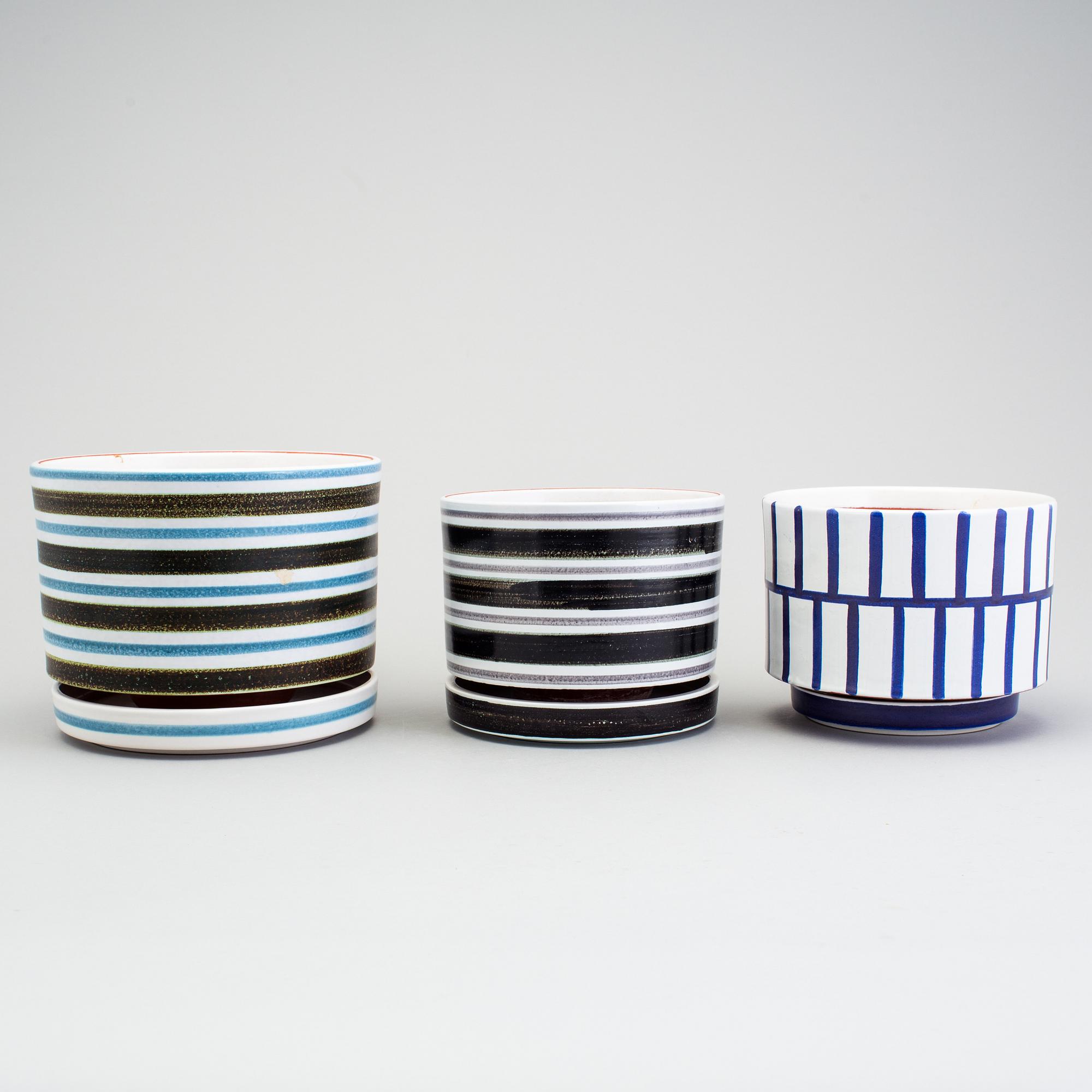 STIG LINDBERG, three faience flower pots, "Flores", Gustavsberg 1950s.