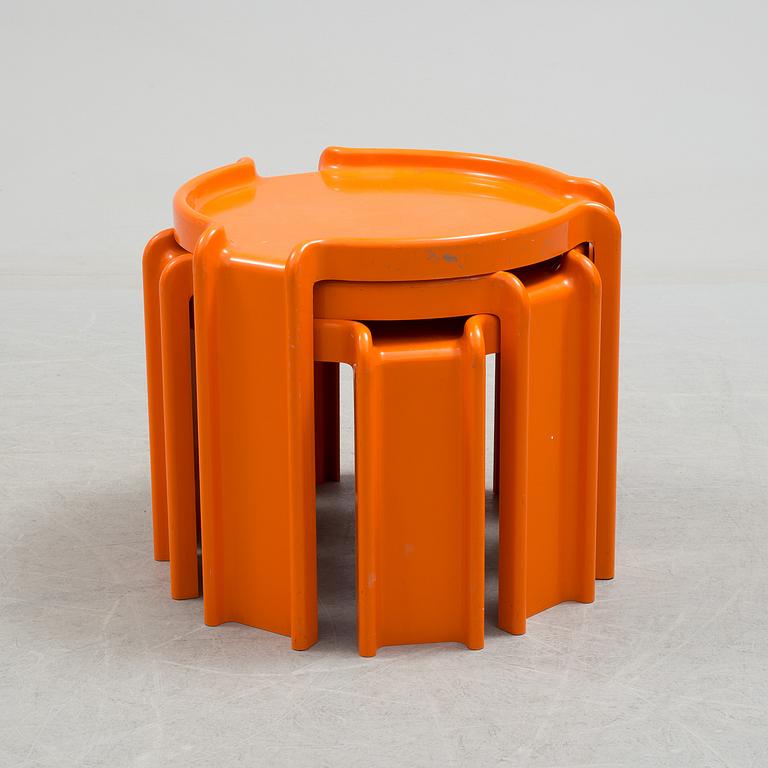 SATSBORD, 3 delar, Troligen Giotto Stoppino, för Kartell. 1960/1970-tal.