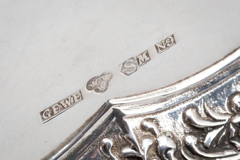 SERVERINGSGARNITYR, 4 delar. Silver. Rokokostil, Gewe 1963-1979. Tot 650g.