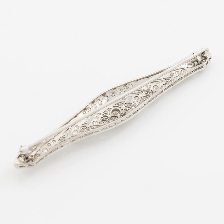 Brooch, Art Deco, platinum with brilliant-cut diamonds, old cut, first half of the 20th century.
