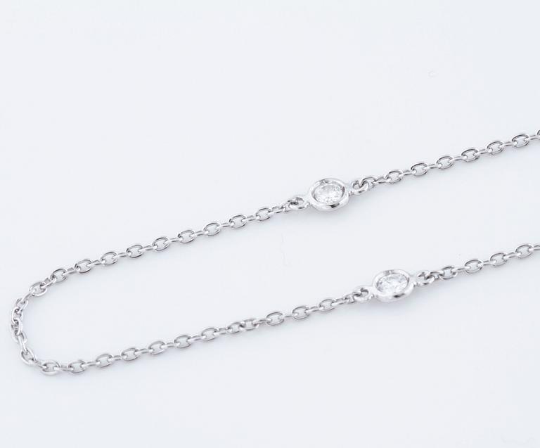 COLLIER, med briljantslipade diamanter ca 0.45 ct.