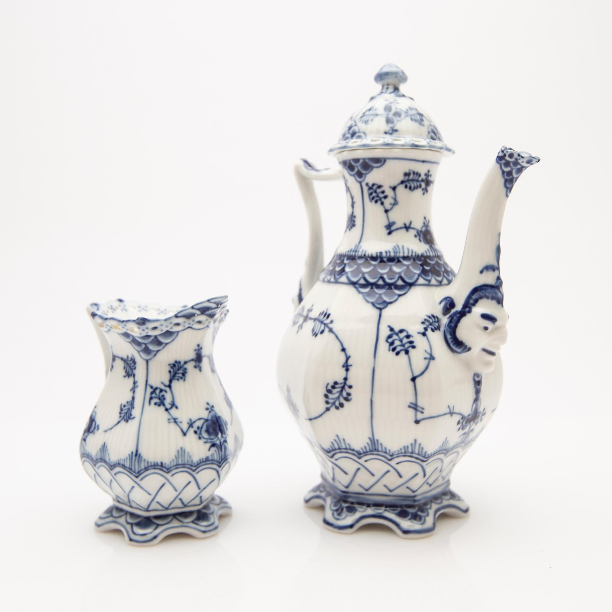 Coffee pot and cream jug, porcelain, "Musselmalet helblond", model 1030 and 1032, Royal Copenhagen, Denmark.