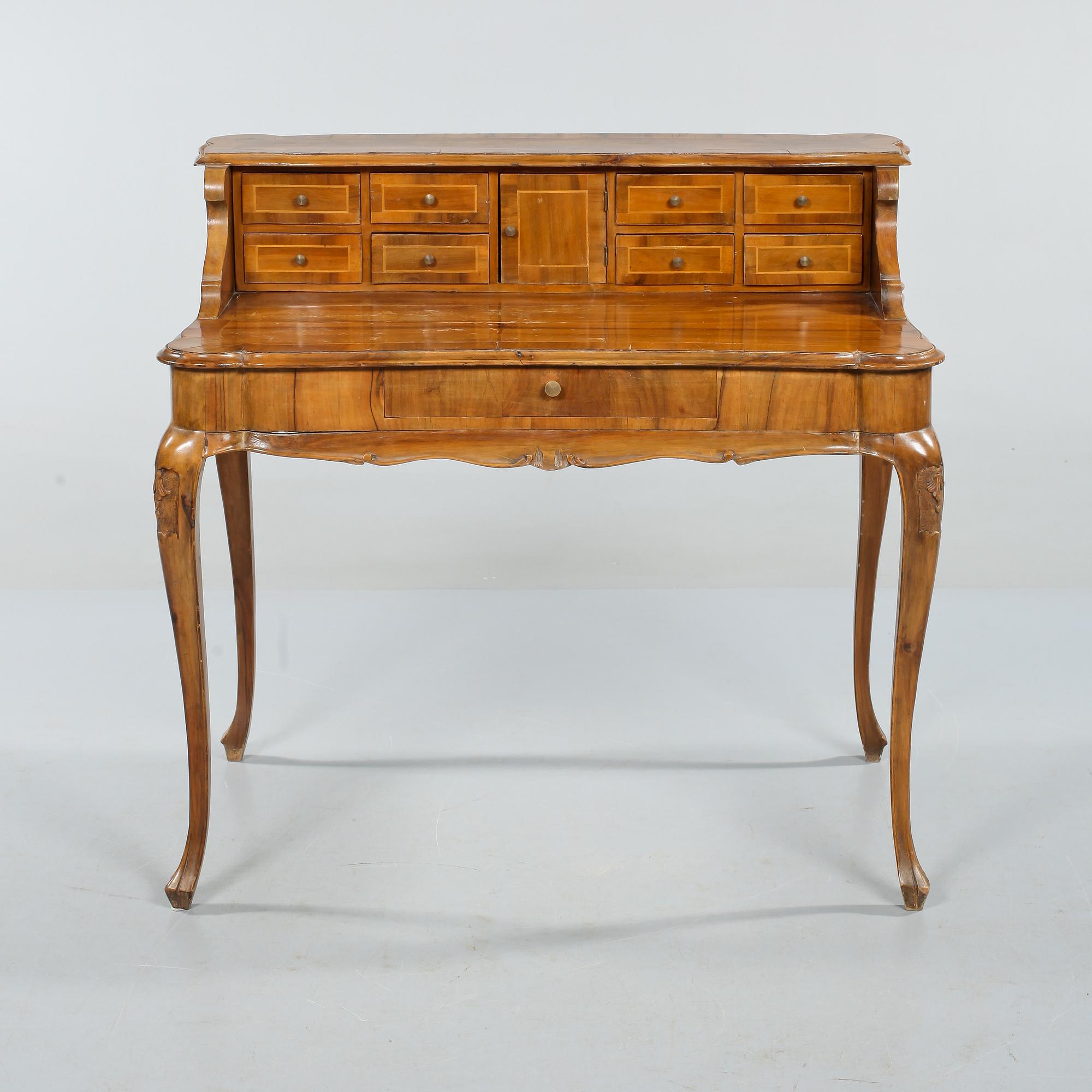 SKRIVBORD, rokokostil, 1900-talets första hälft.
