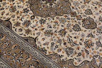 A Keshan carpet, 295 x 199 cm.