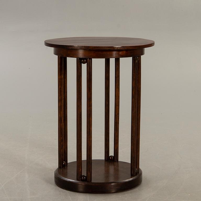 An early 1900s jugend side table.