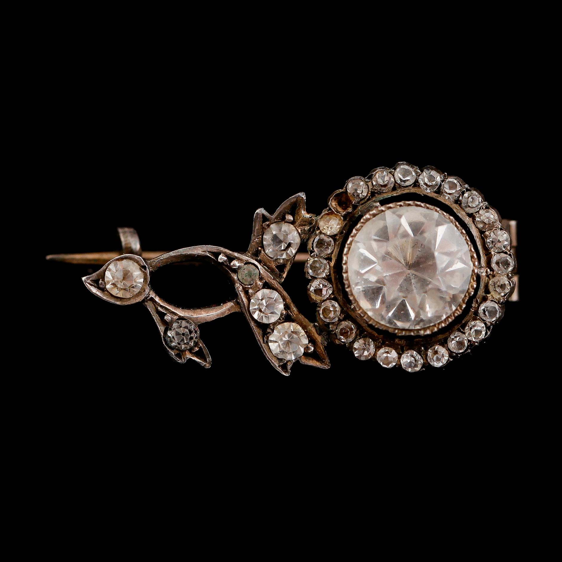 BROSCHER, 7 st, 1800-/1900-tal.