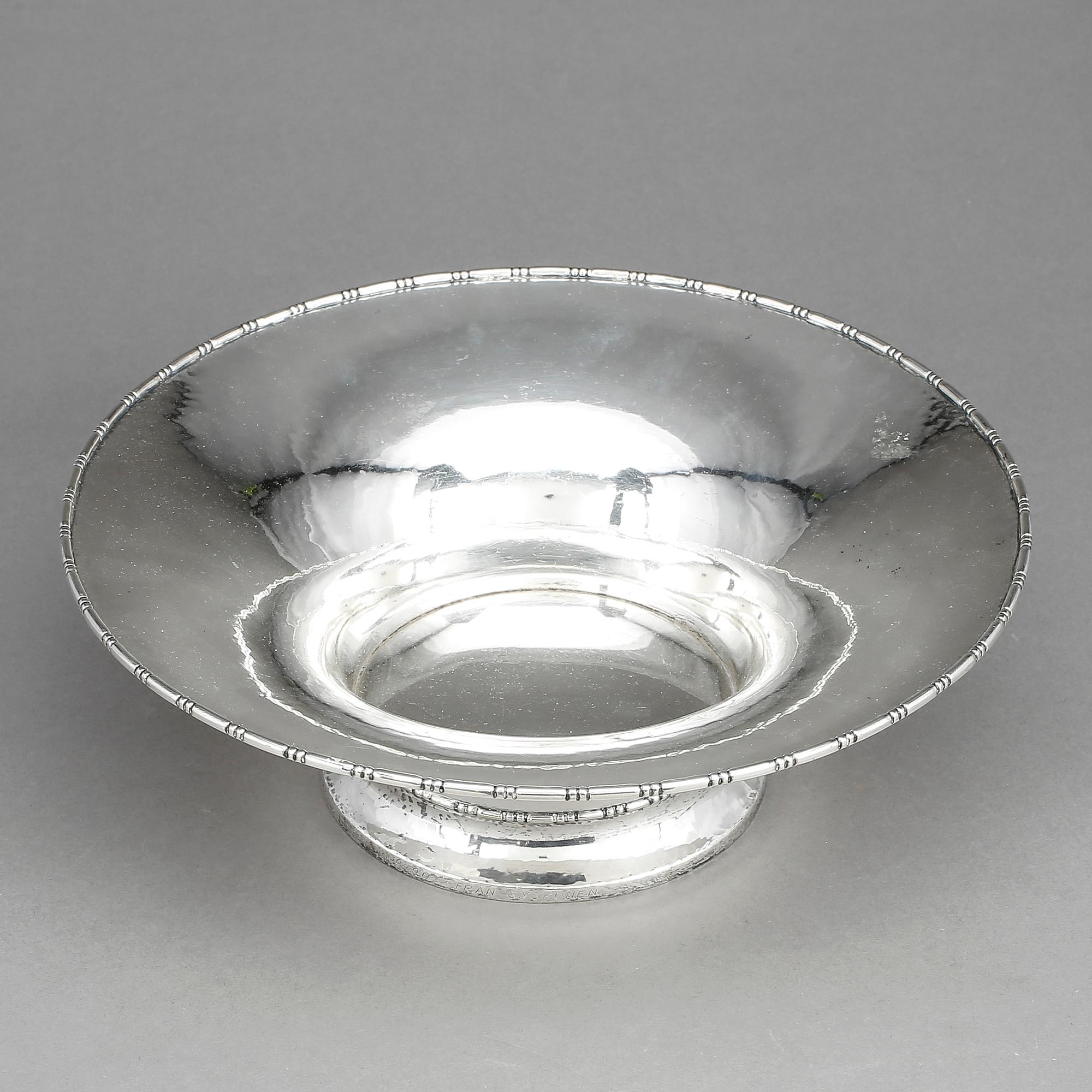 SKÅL, silver. CG Hallberg, Stockholm 1920. Vikt ca 573 gram.