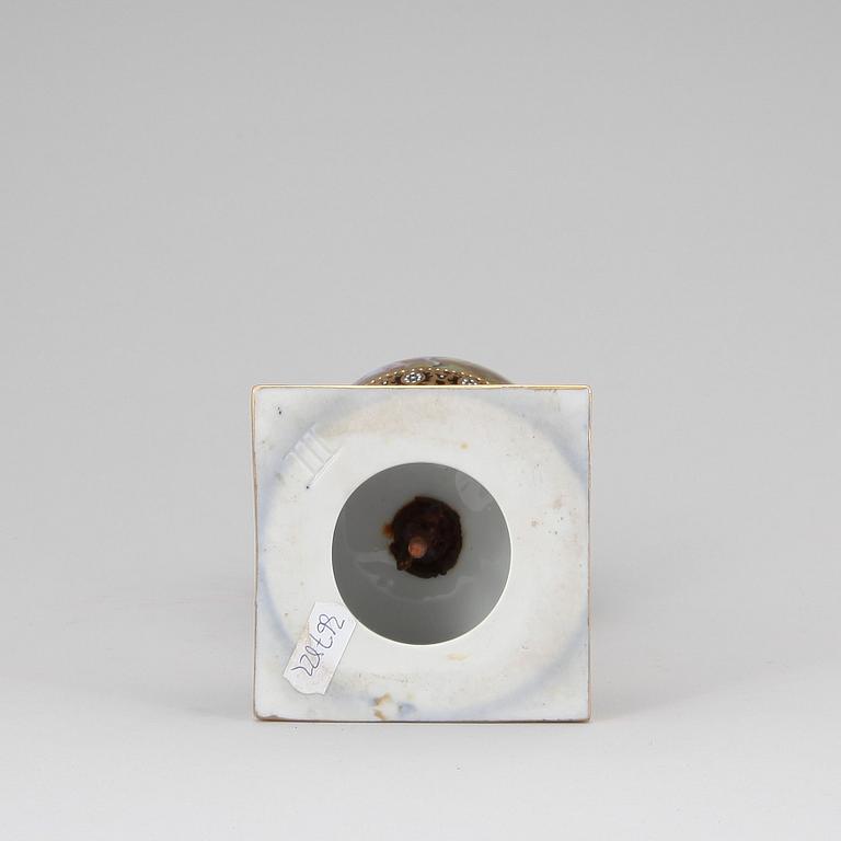 URNA, porslin, empirestil, Wien, sent 1800-tal.