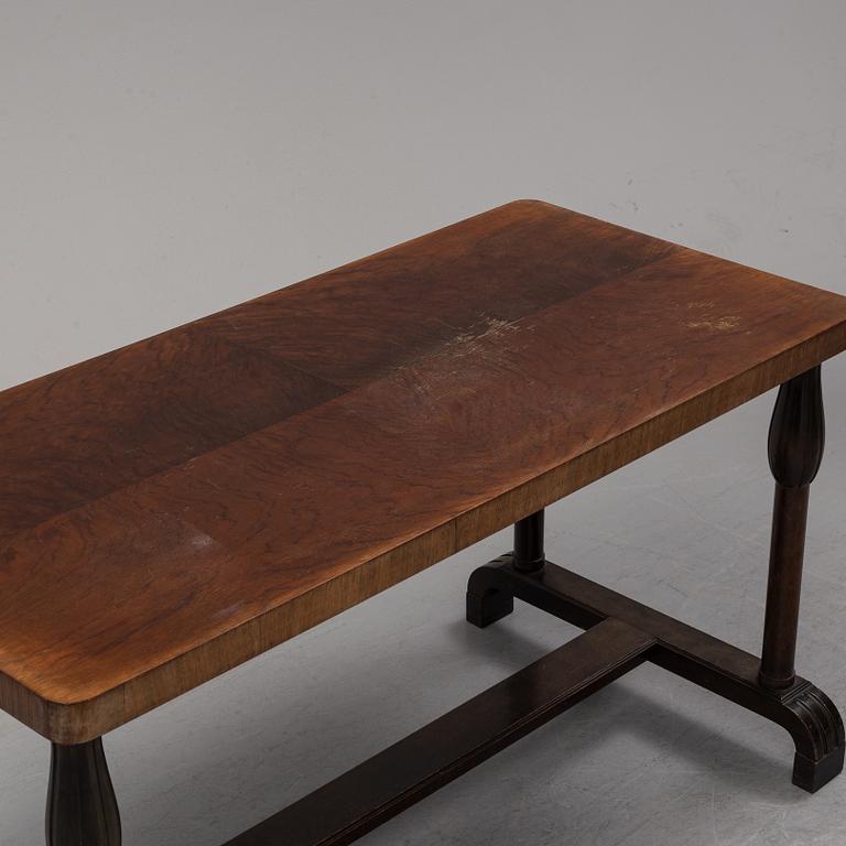 A table, propably by Reiners, Mjölby, Sweden. Dated 1940s.