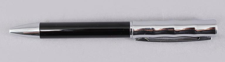 BLÄCKPENNA, Pierre Cardin.
