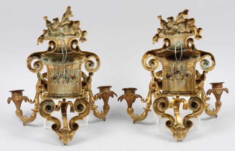 APPLIQUER, ett par.Mässing. Louis XVI-stil.
