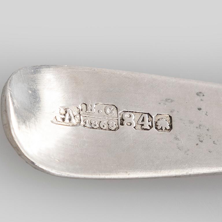 Bägare och saltkar med sked, silver, Ryssland.