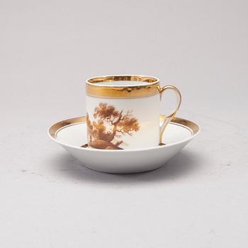 KAFFEKOPP MED FAT, porslin, Popov, Ryssland 1810-1830.