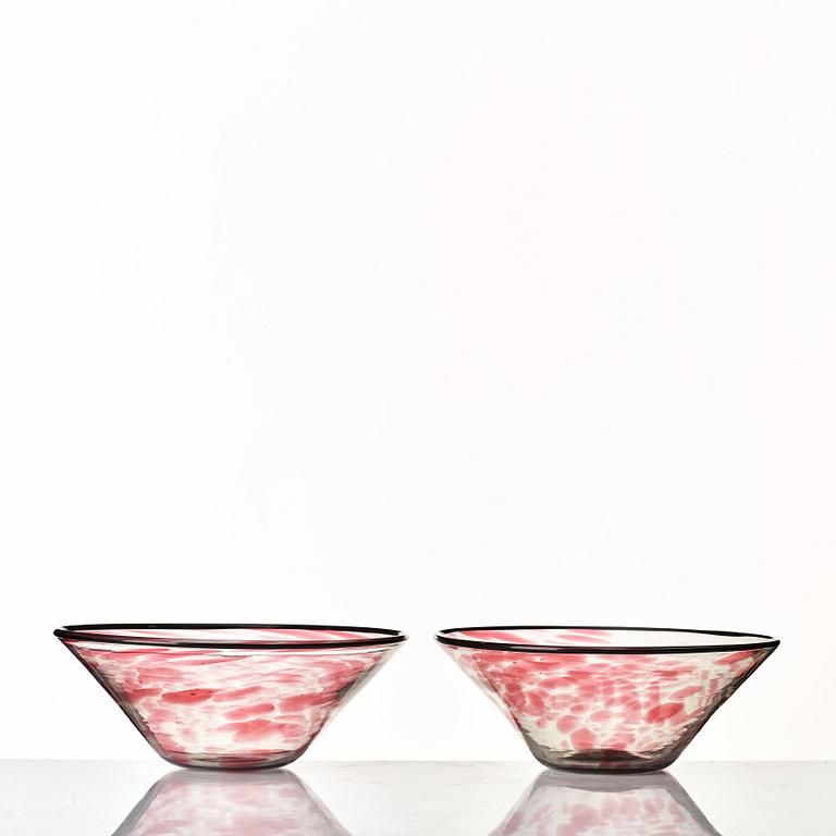 Simon Gate, a pair of glass bowls, Orrefors, Sweden ca 1930.