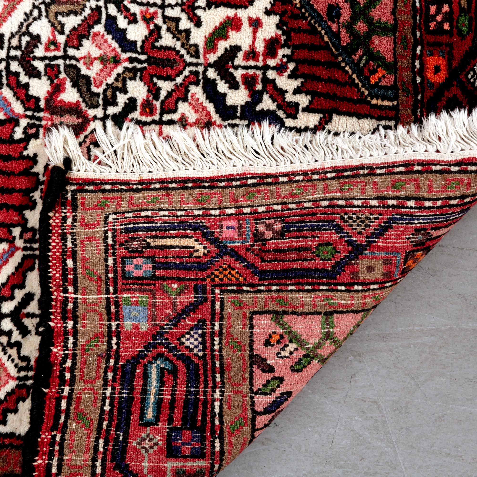 A semiantique hamadan runner ca 289x83 cm.