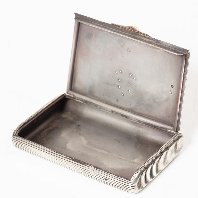 A Russian silver cigarette case, silver, St Petersburg, 1908-1926.