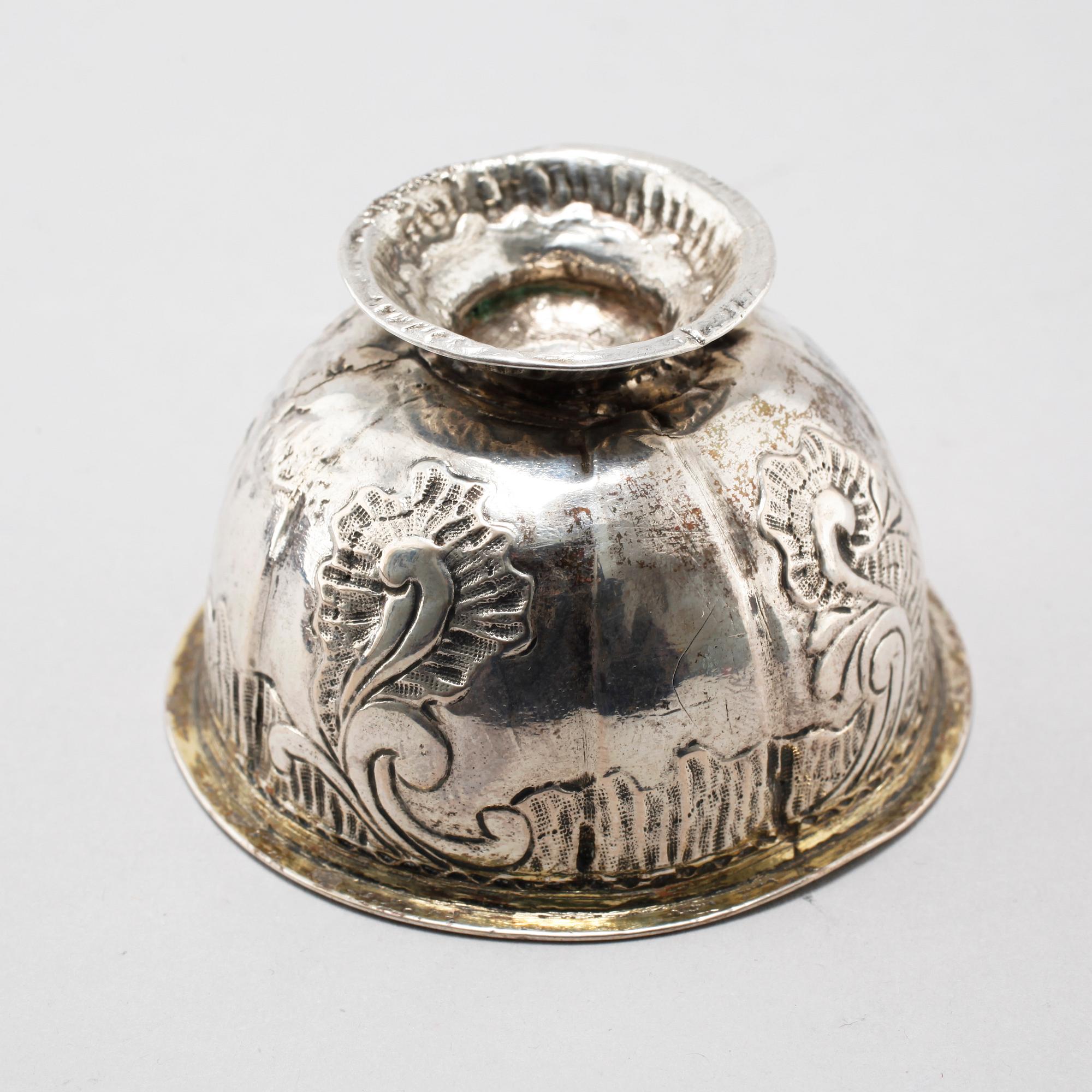 Petter Röding, Varberg (v 1741-1763), tumlare 2 st, silver samt en tumlare, ostämplad.