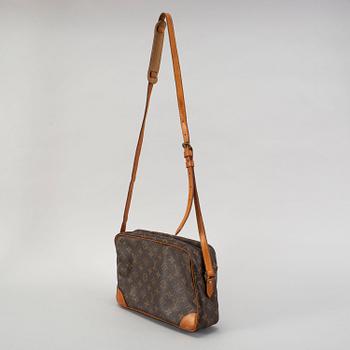 LOUIS VUITTON, väska, "Trocadero 30".