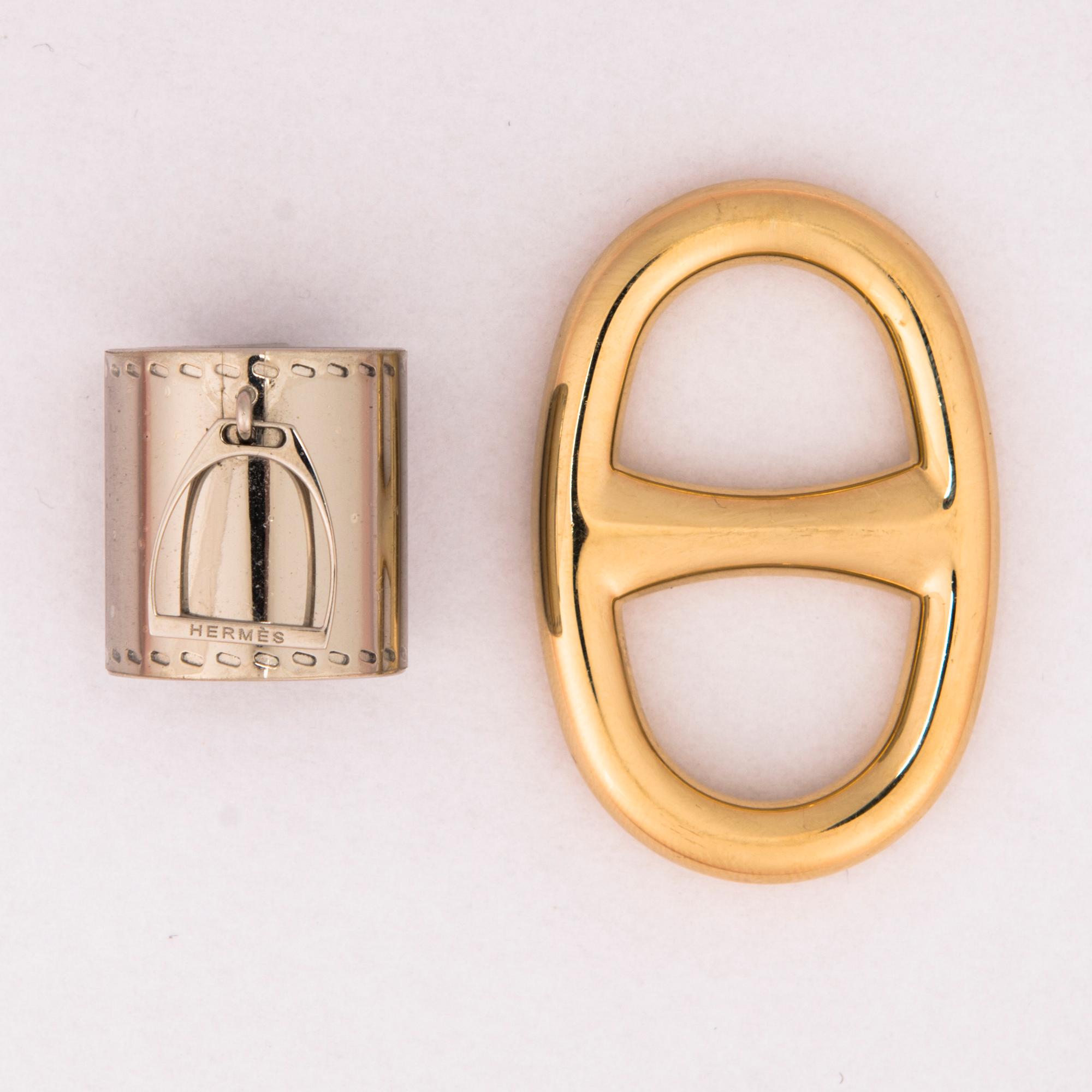 HERMÈS La danse du Cheval Marwari Silk Scarf with two Scarf Rings.