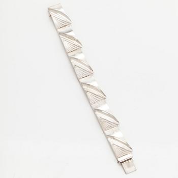 Matti Hyvärinen, bracelet, silver, Sirokoru, Turku.