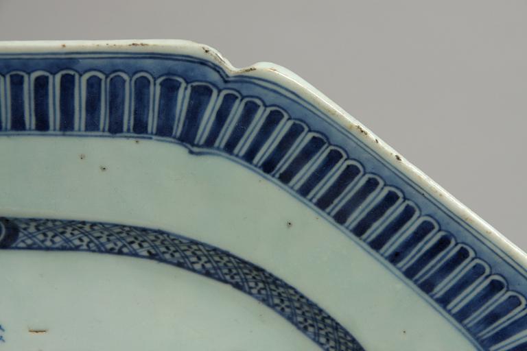 STEKFAT, porslin, Kina Qianlong 1700-tal.