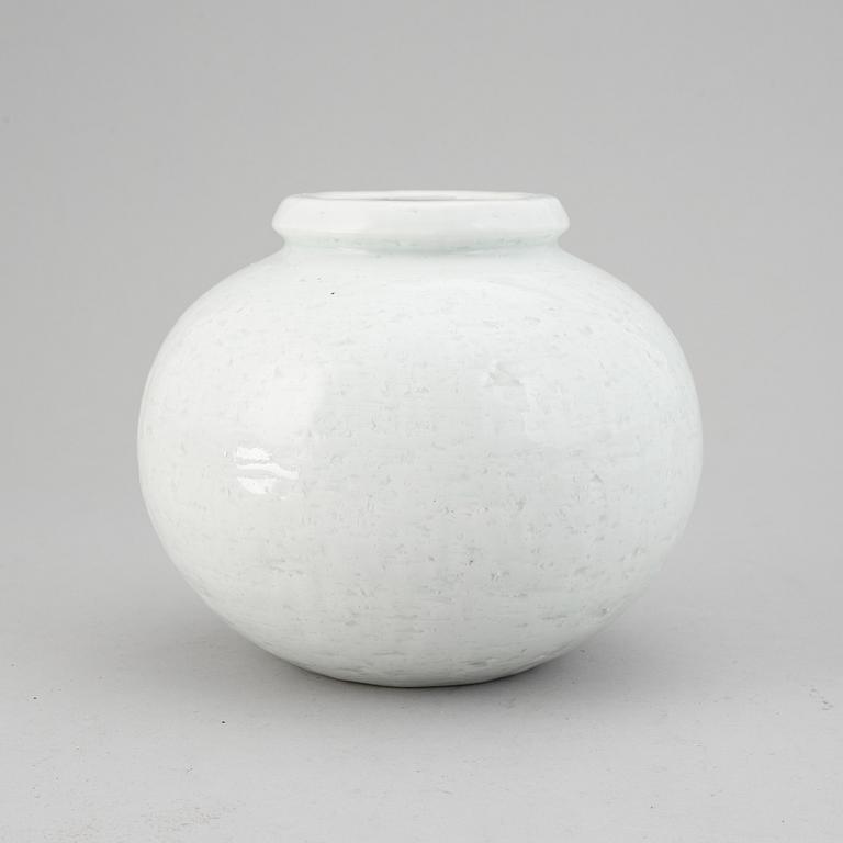 Gunnar Nylund, a chamotte stoneware vase, Rörstrand.