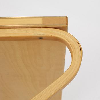 Alvar Aalto, vägghyllor, ett par, modell 112B, Artek, Finland.