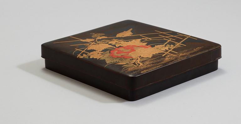 A Japanese lacquer writing set, early 20th Century.