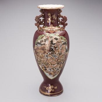 An early 20th century Japanese "Satsuma" floor vase.