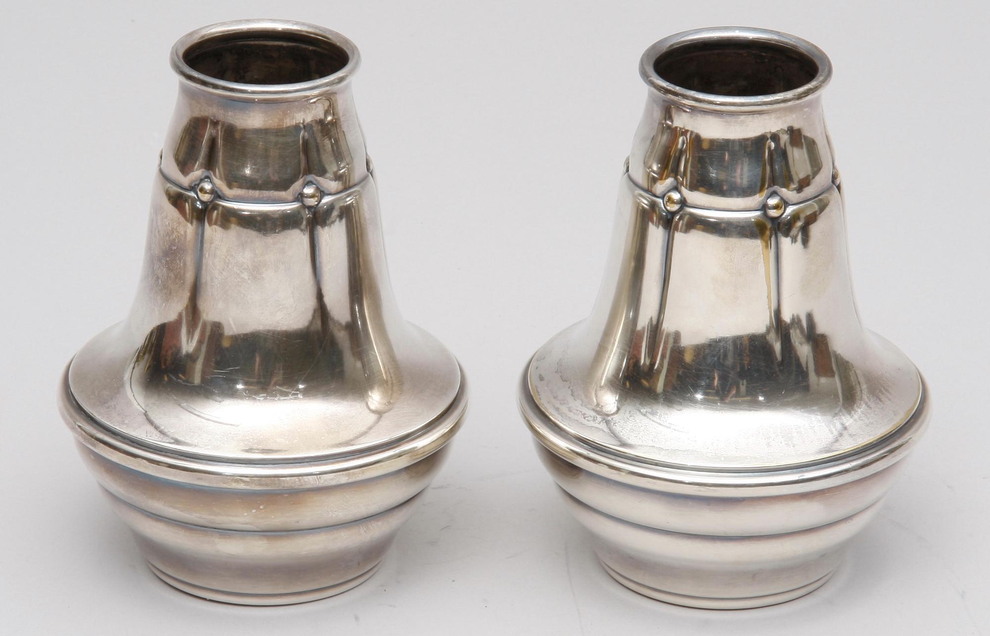 VASER, ett par. Nysilver.