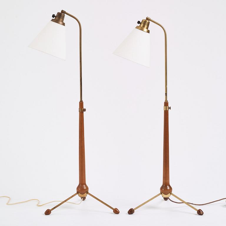 Hans Bergström, golvlampor, ett par, modell "547", ateljé Lyktan, Åhus, 1940-50-tal.