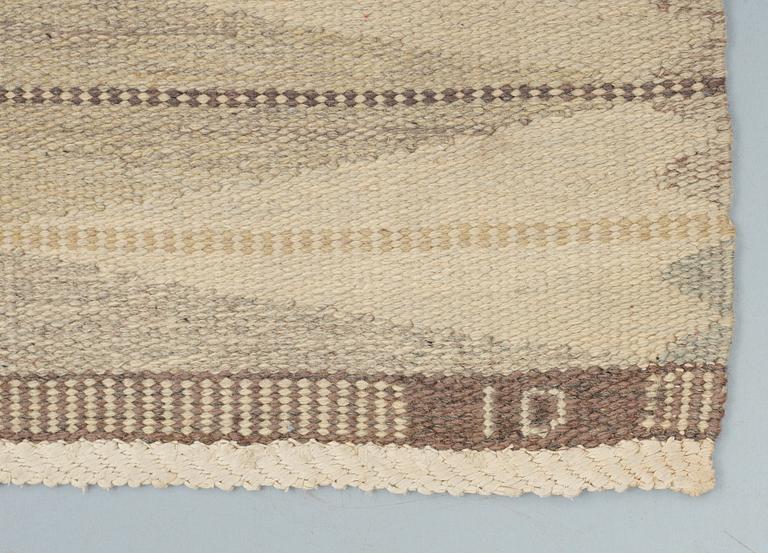 CARPET. Flat weave and tapestry weave (Rölakan and gobelängteknik). 549 x 291 cm. Signed MLH JSJP ID.