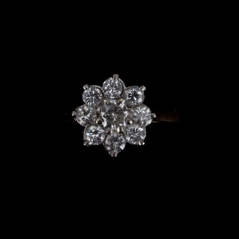 RING, 18K guld. Briljanslipade diamanter ca 0.55 ct. England 1900-talets senare hälft. Vikt. ca 2,9 g.