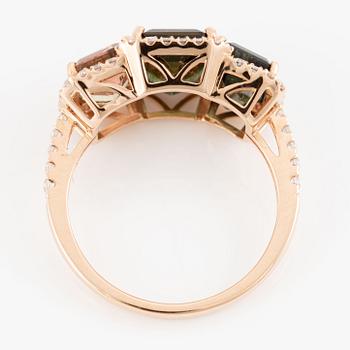 Ring with watermelon tourmaline and brilliant-cut diamonds.