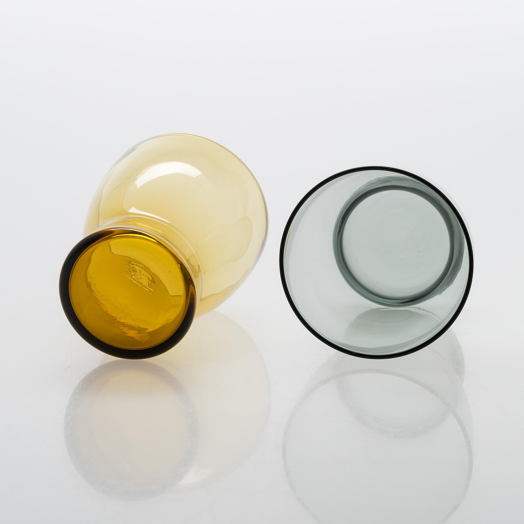 Saara Hopea, juomalaseja, 12 kpl, malli 1710, Nuutajärvi Notsjö. Muotoiltu v. 1958.