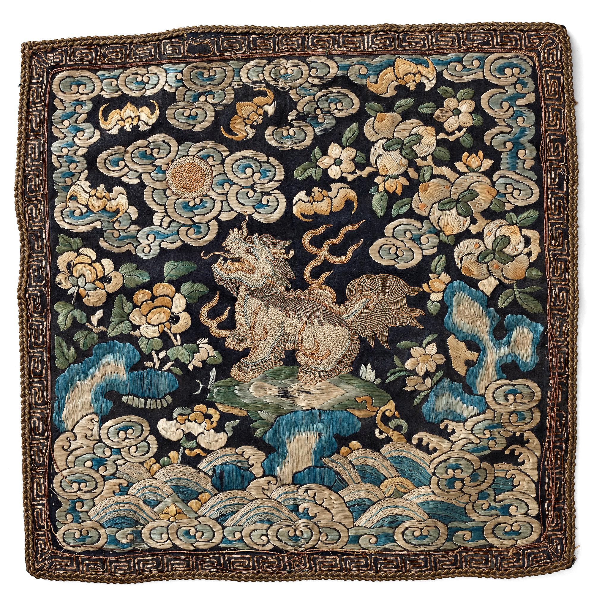 An insigia badge for a fifth rank military official, Buzi, 19th Century.