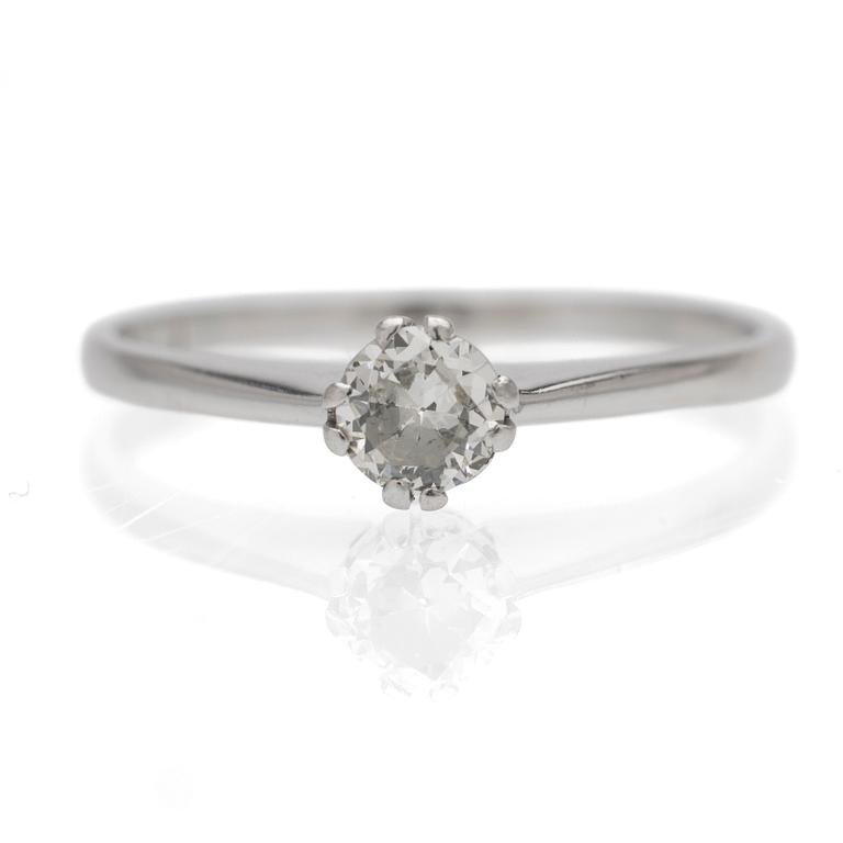 Solitaire ring in 18K white gold and diamond, Axel Jonsson's Goldsmith Workshop, Stockholm, circa 1940.