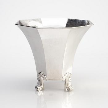 An large footed silver bowl, W.A. Bolin, Stockholm 1921.