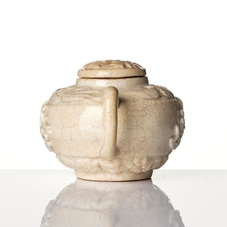 Skålar två stycken, vitglaserade samt kanna med lock, keramik, 1600-/1700-tal.