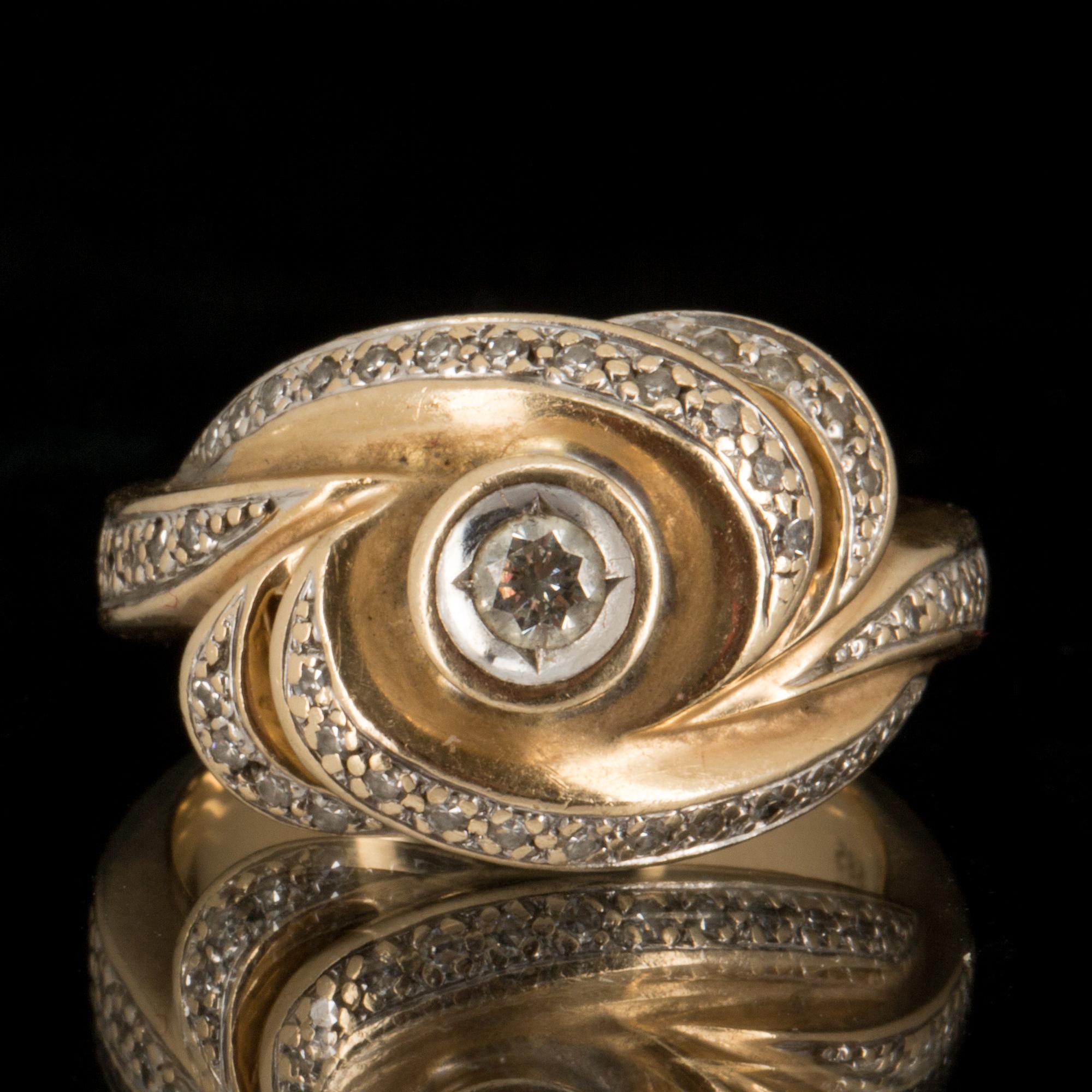 RING, 14 k med diamanter totalt ca 0,20 ct. Vikt ca 6 gram.