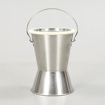 SJUKHUSPOTTA/PAPPERSKORG MED LOCK, stål, 1900-talets andra hälft.