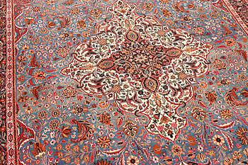 A semi-antique Keshan Carpet, a. 275 x 183 cm.