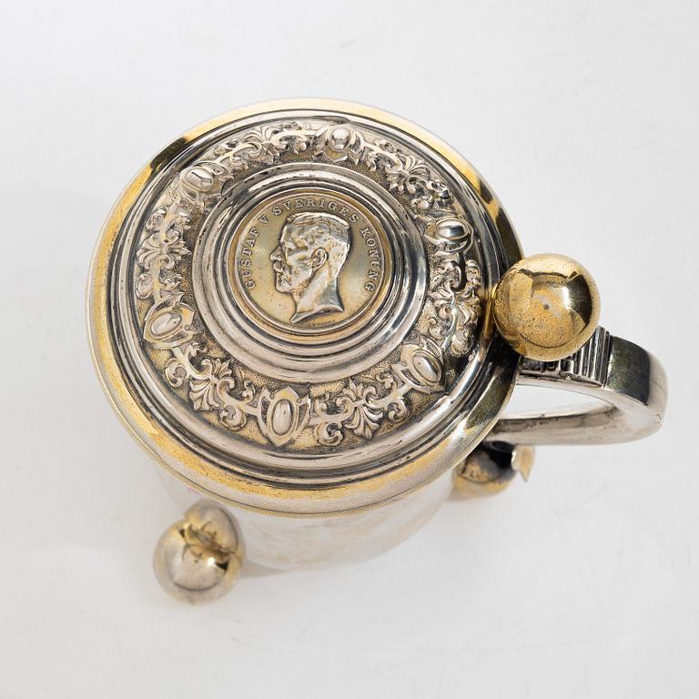 C.G. Hallberg, A Swedish silver tankard, Stockholm 1949.