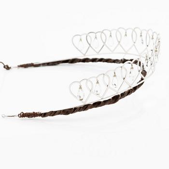 CF Carlman tiara 18K vitguld med droppslipad bergkristall, Stockholm 1968.