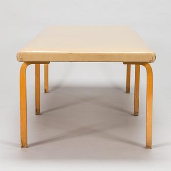 Alvar Aalto, penkki, malli 167, O.Y. Huonekalu- ja Rakennustyötehdas A.B. 1900-luvun puoliväli.