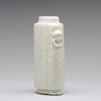 A ge glazed vase, Qing dynasty, 19th Century.