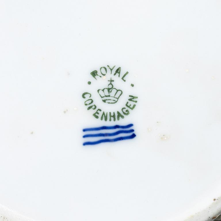 Royal Copenhagen, Gallerskålar, 3 st, Sachsisk blomst, Danmark, 1900-tal.