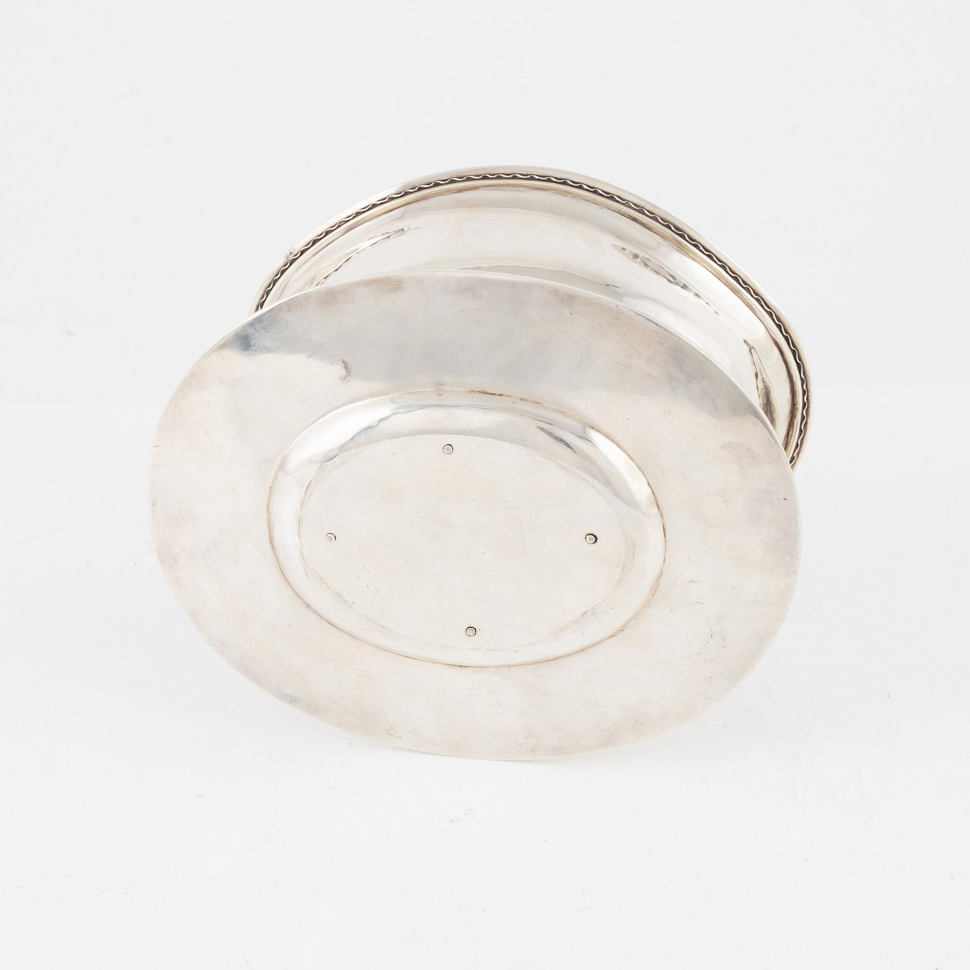 Carl Fredrik Carlman, såsskål, silver, Stockholm, 1946.