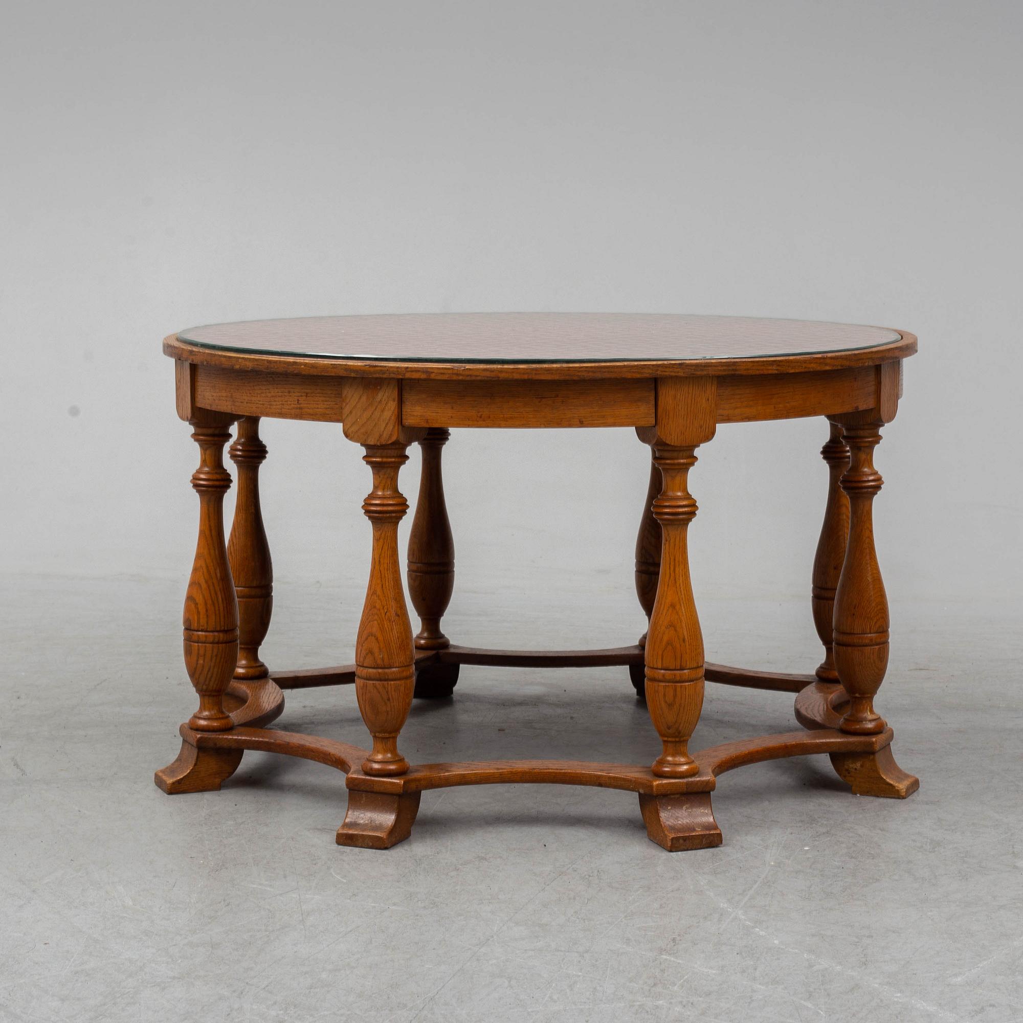 SVEN THORESEN & TORGNY ROLLOF, an oak coffee table, Nordiska kompaniet, 1940s.