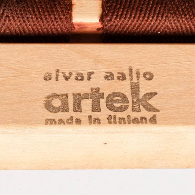 STOLAR, 3 st, modellerna 45 och 611, Alvar Aalto, Artek.